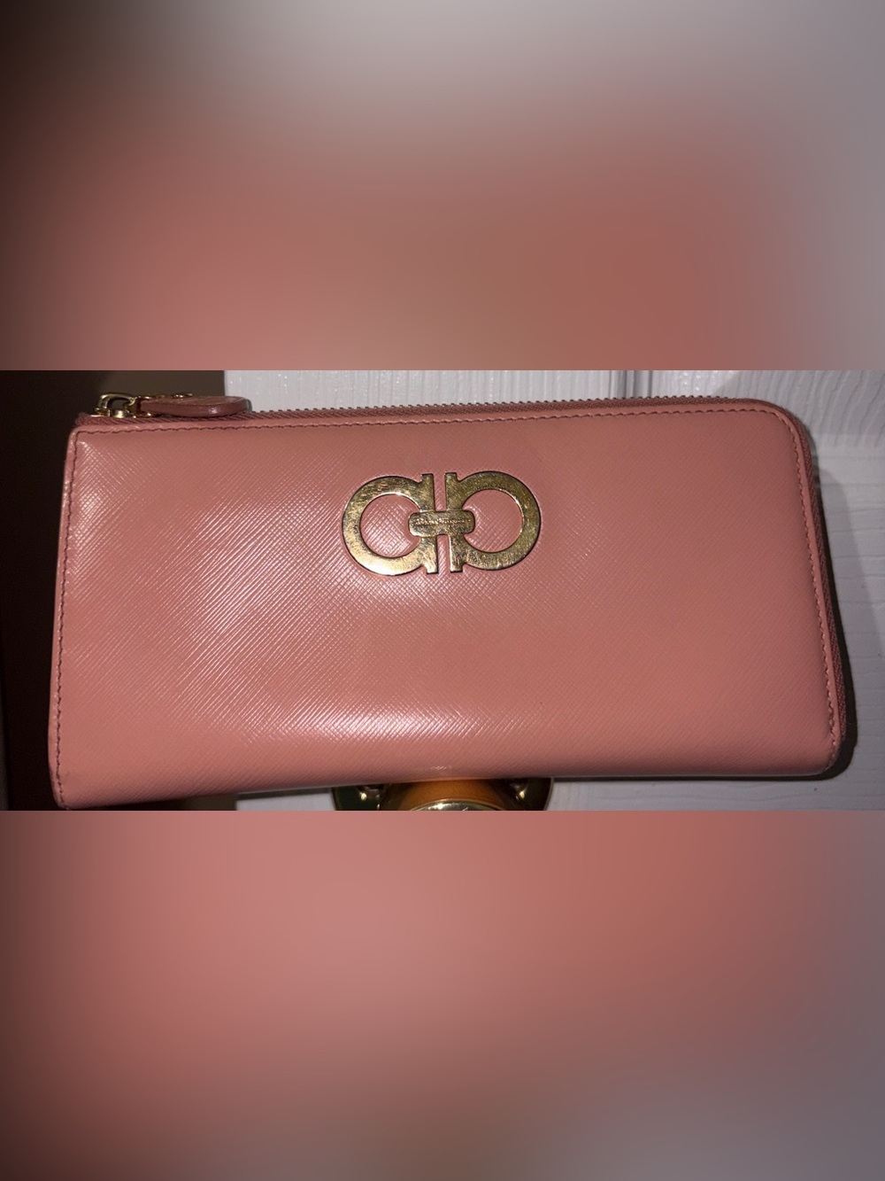 Salvatore Ferragamo PINK SAFFIANO Leather with GANCINI Logo Continental wallet